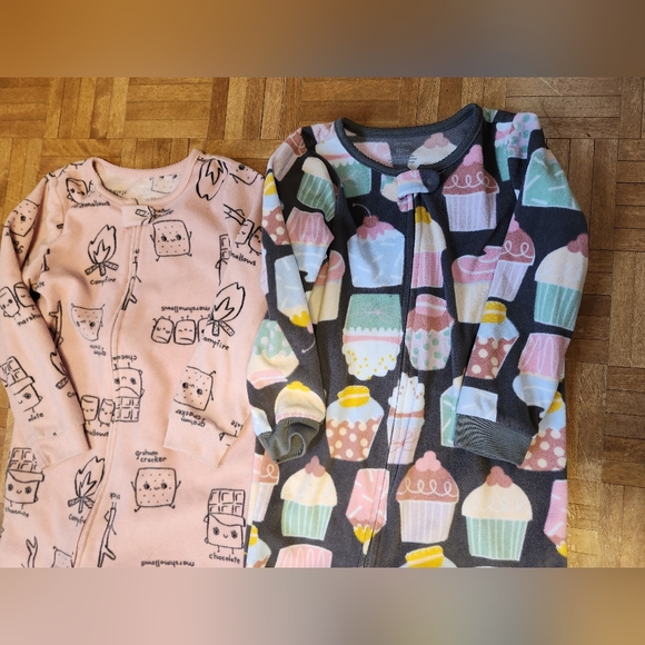 Girls 5t Carters footed onesies smores and cupcake print - Picture 4 of 5